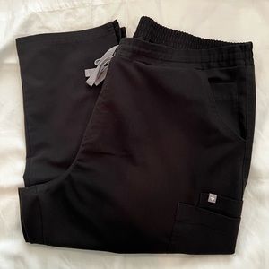 Women's Black Yola™ - Skinny Scrub Pants
XL / Black